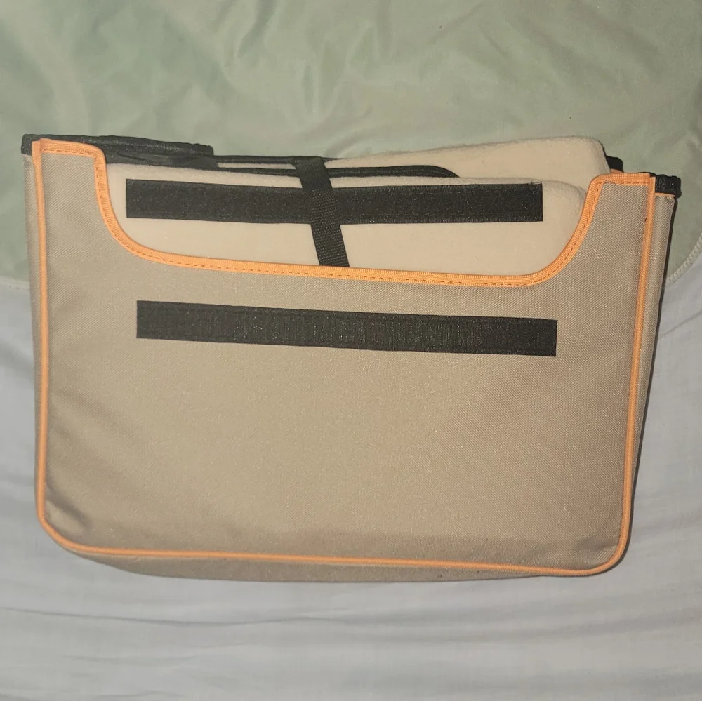 *NWOB* Small dog booster seat
